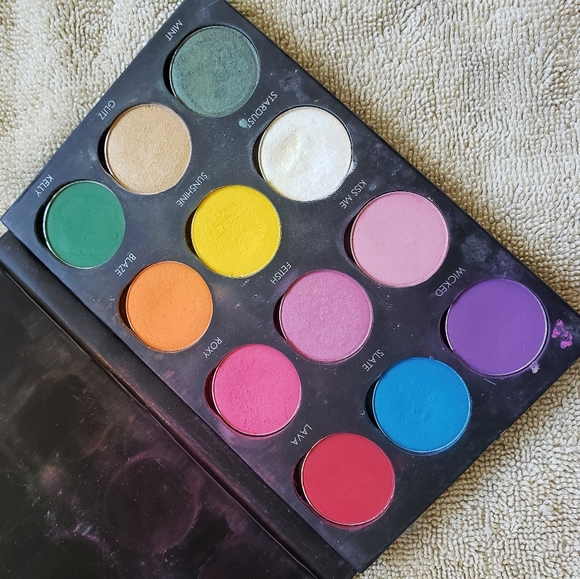 Huge makeup bundle.
